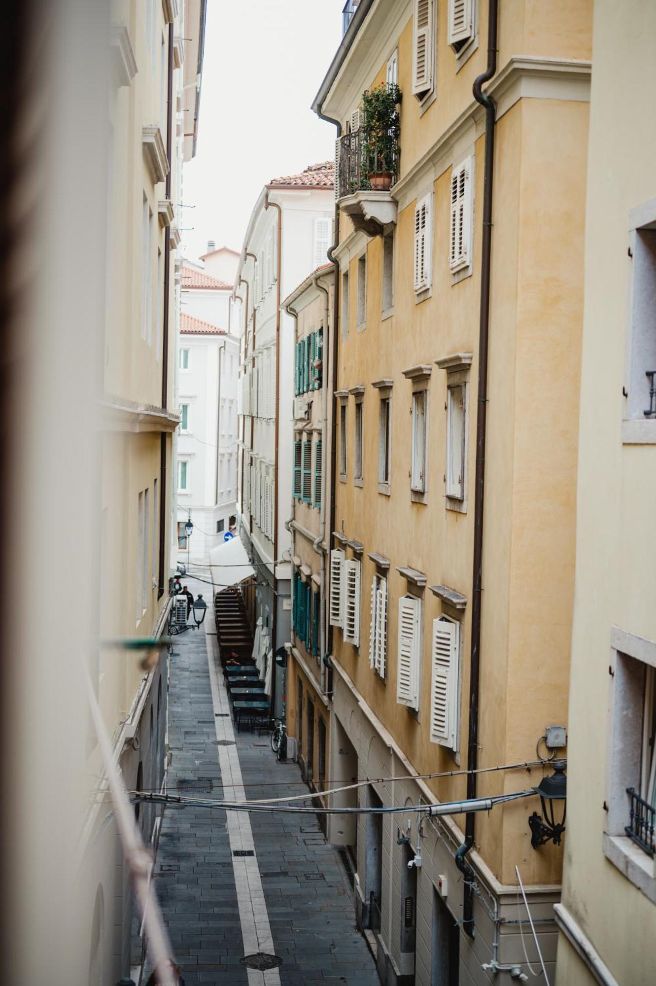Monolocale Marino In Centro Storico Apartment Trieste Ngoại thất bức ảnh